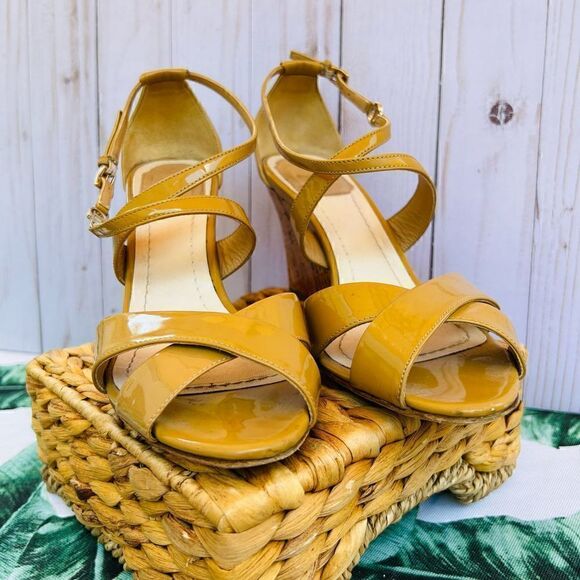 CHRISTIAN DIOR Buff Patent Leather Wedge Sandal - Picture 3 of 16